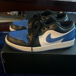 Air Jordan 1 lows. Size 9